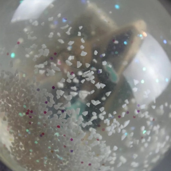 💖 2000's Retro Y2K Bratz Stylin' Winter Snow Globe - Picture 13 of 13